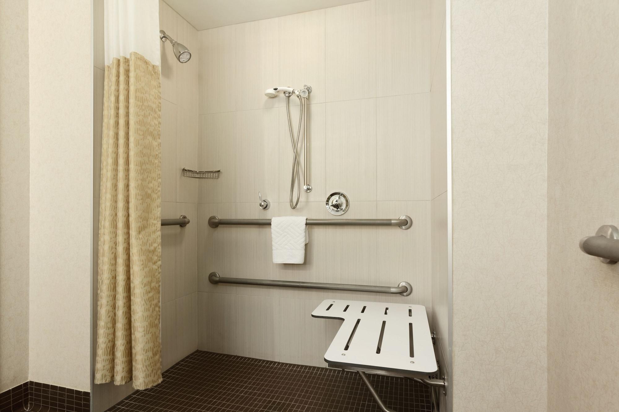 Doubletree By Hilton Hotel Boston Bayside Εξωτερικό φωτογραφία
