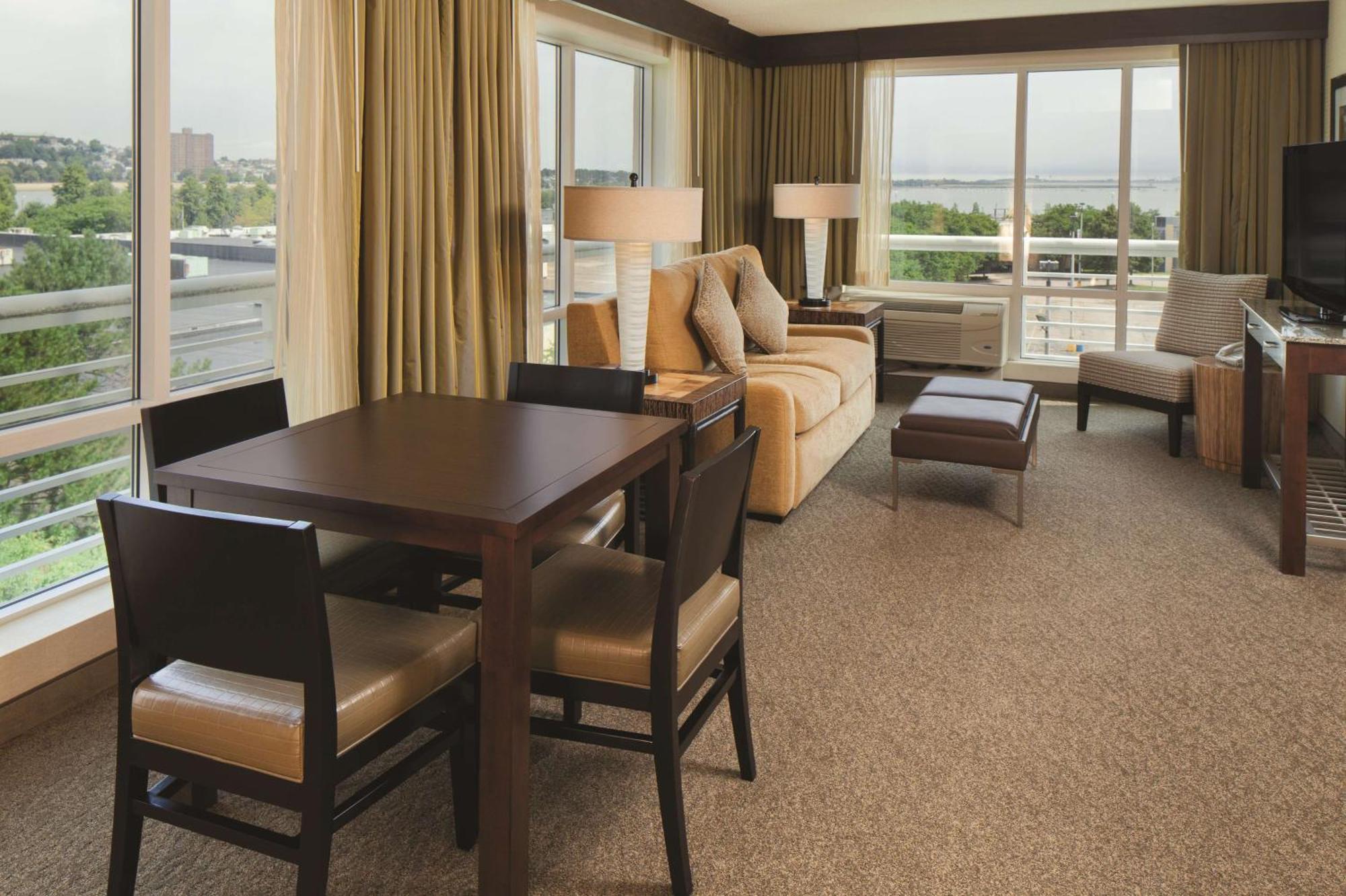 Doubletree By Hilton Hotel Boston Bayside Εξωτερικό φωτογραφία