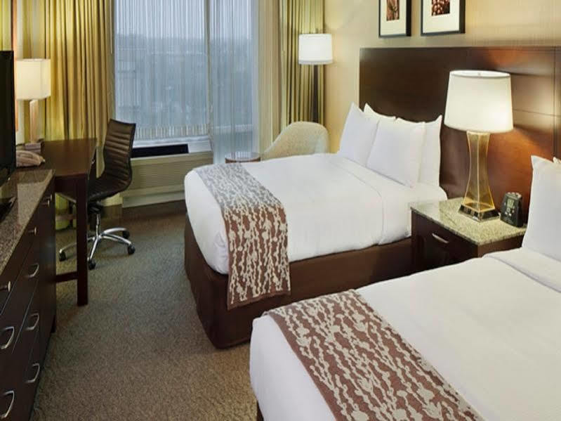 Doubletree By Hilton Hotel Boston Bayside Εξωτερικό φωτογραφία
